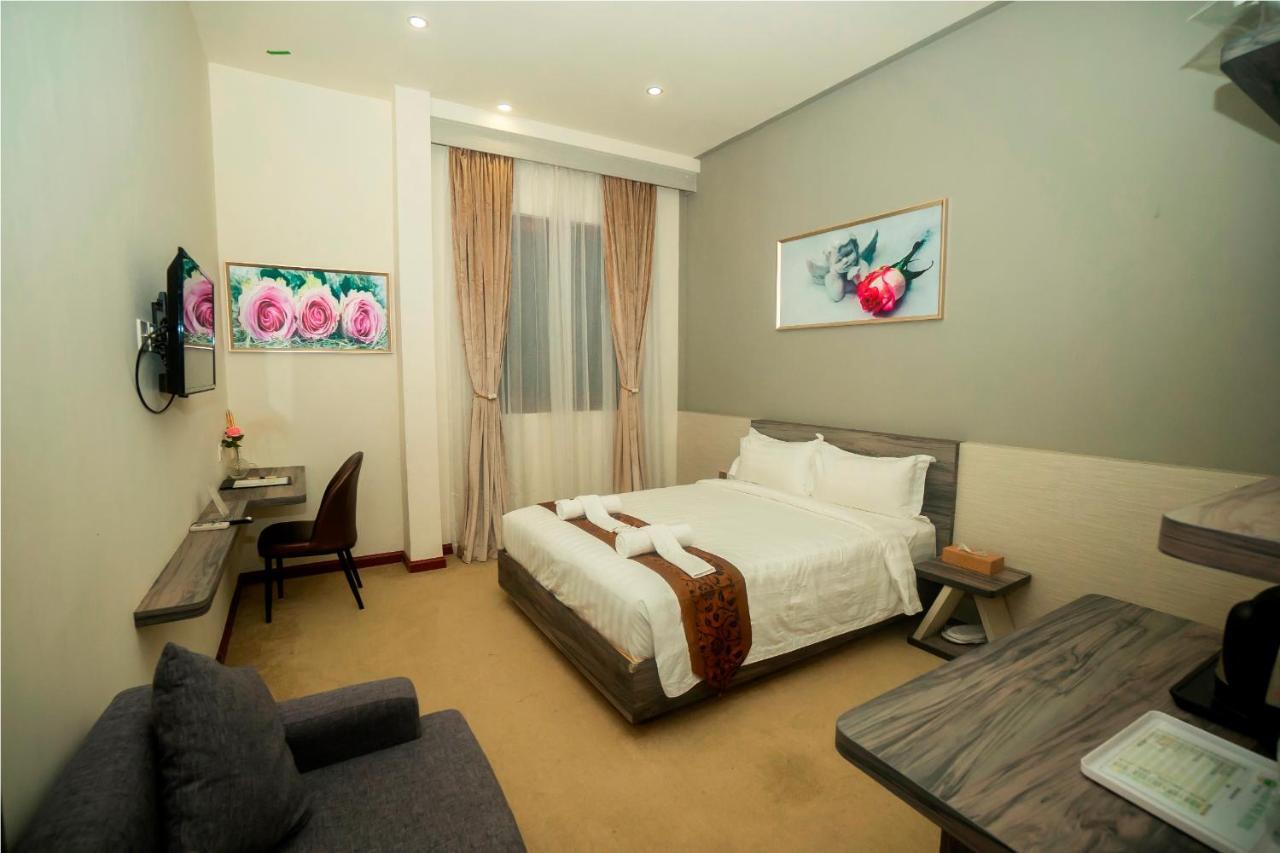 Green Rose Hotel Batam Buitenkant foto