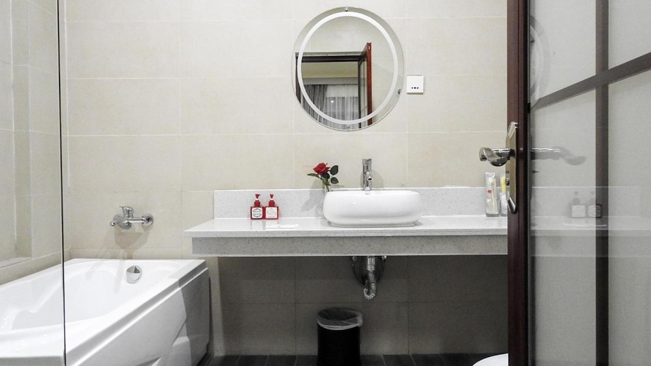 Green Rose Hotel Batam Buitenkant foto
